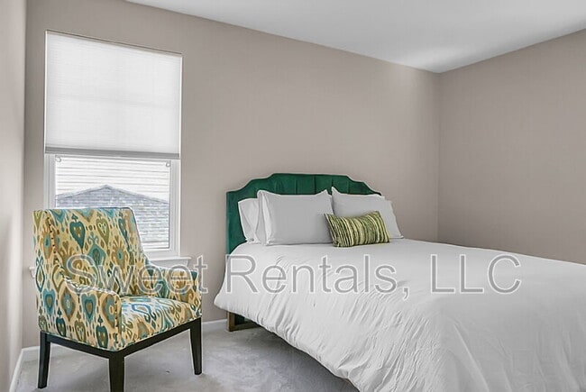 Building Photo - 1519 Thoroughbred Blvd