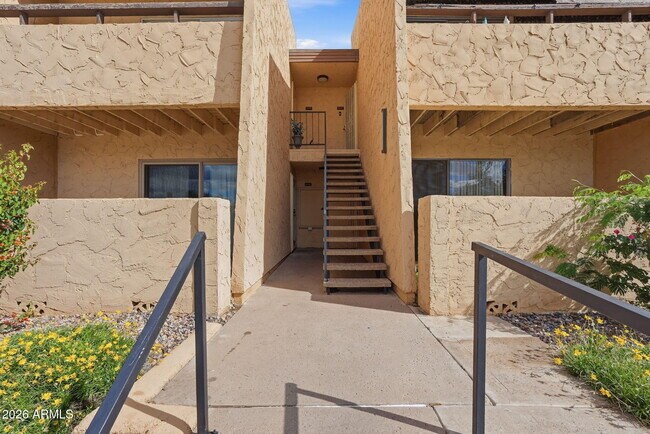 Building Photo - 8055 E Thomas Rd