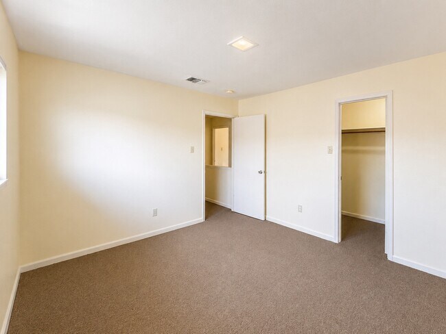 Building Photo - 12504 Autumn Leaf Ln