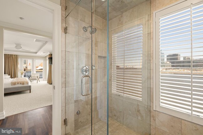 Building Photo - 622 Ponte Villas N