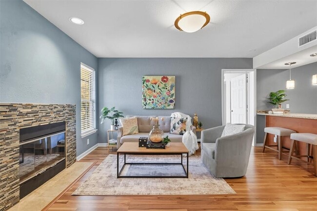 Building Photo - 7685 Northcross Dr