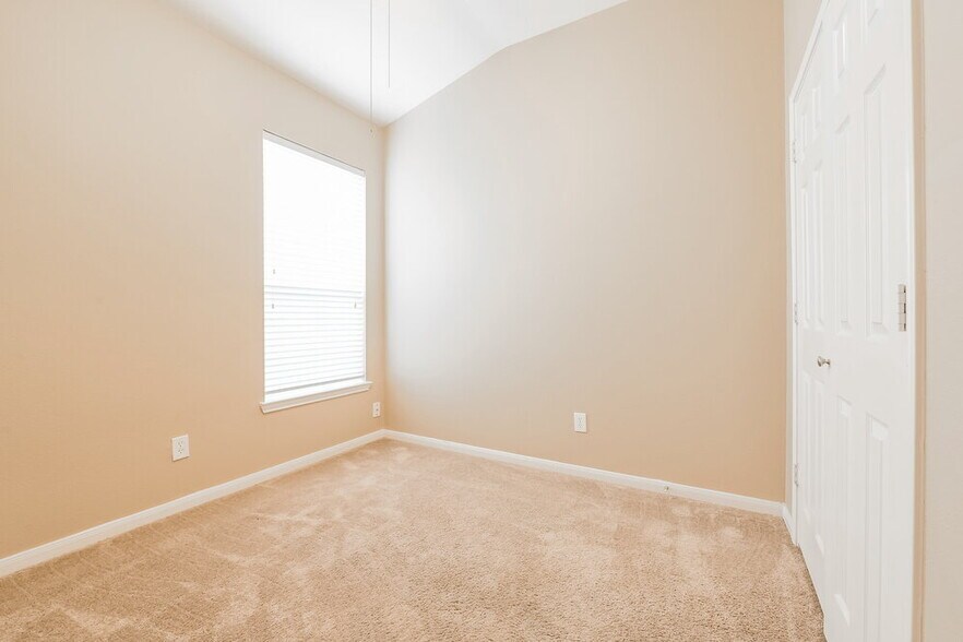 Building Photo - 15538 Anton Dr