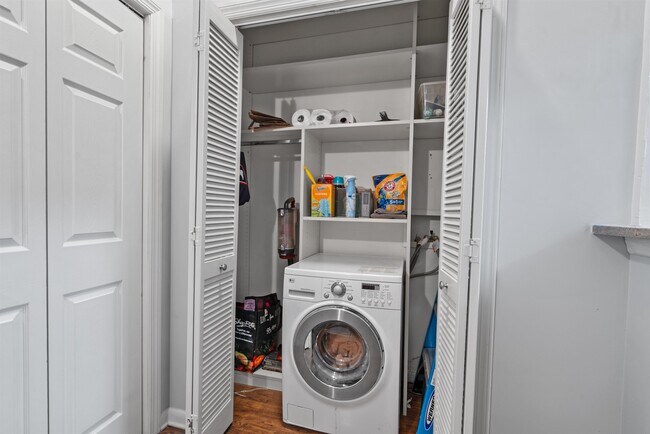 Building Photo - 187 Wayne St