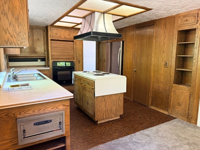 Building Photo - 4 Bed 2.5 Bath House with yard in McLaren Ranch