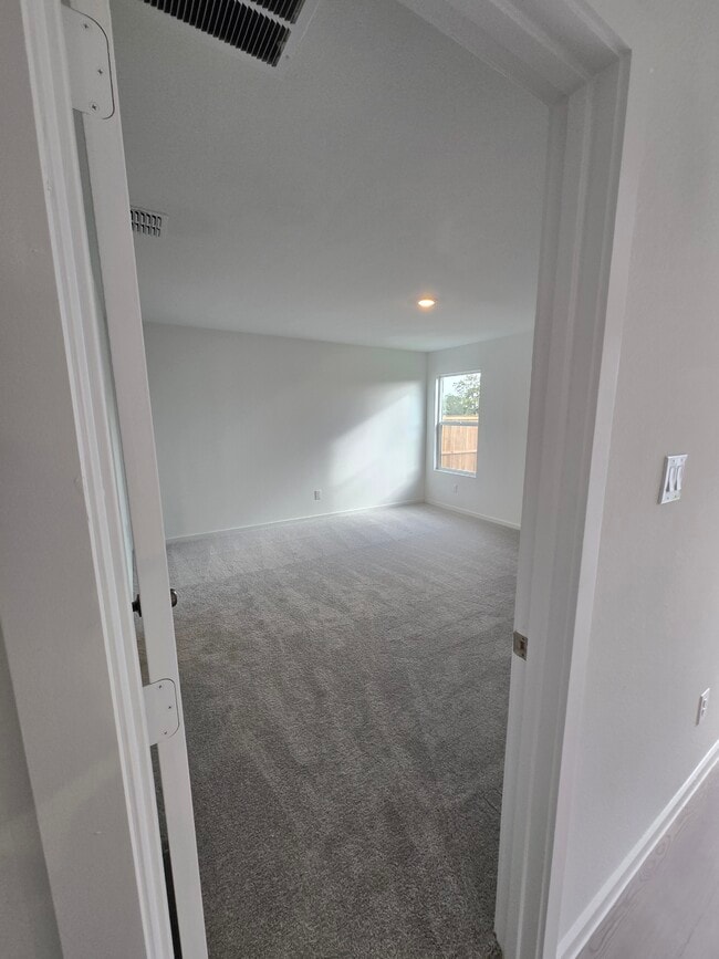 Building Photo - 3112 Burmese St