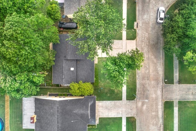Building Photo - 414 Redway Ln