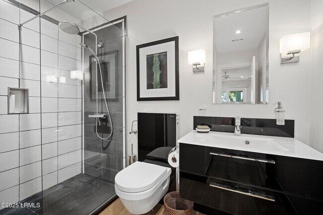 Building Photo - 32 Sparrow Nest Point