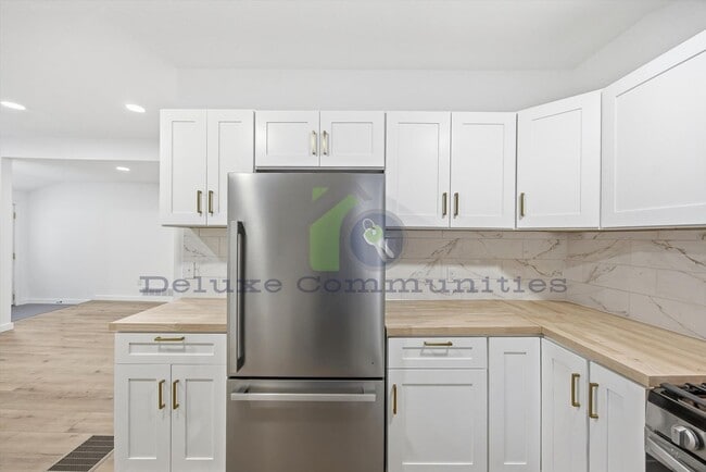 Building Photo - Stunning Fully Remodeled 3 Bed Home on a Huge Lot in Coopersville