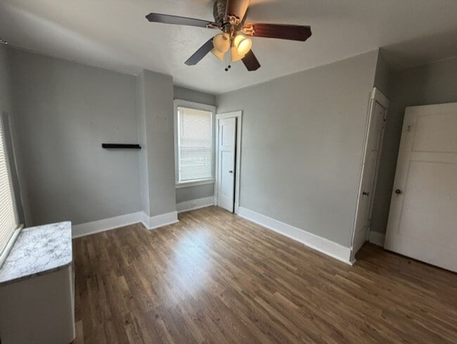 Building Photo - 256 Mabrick Ave