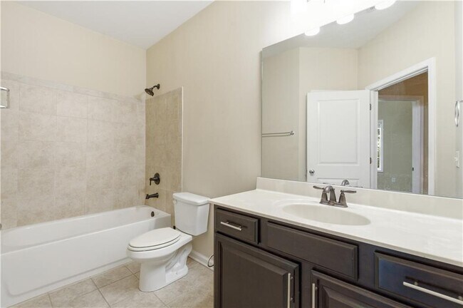 Building Photo - 2270 Tenor Ln