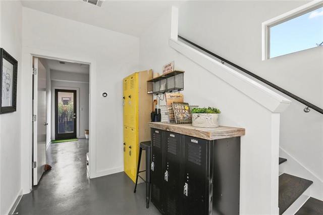 Building Photo - 1911 Summit Ave