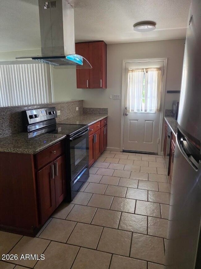 Building Photo - 35 E Fairmont Dr