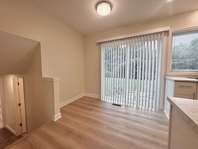 Building Photo - 317 Hadleigh Rd