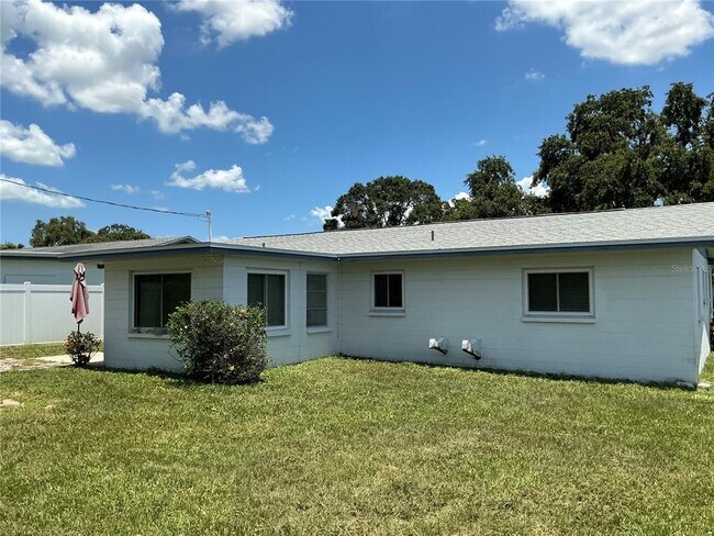 Building Photo - 10888 Temple Ave