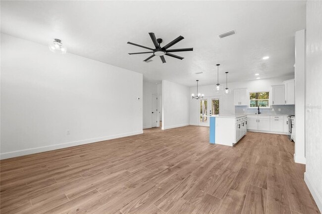 Building Photo - New Construction 3/2 in Bronson