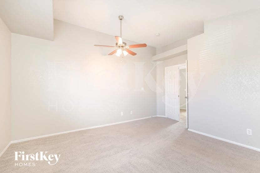 Building Photo - 1711 Toltec Cir