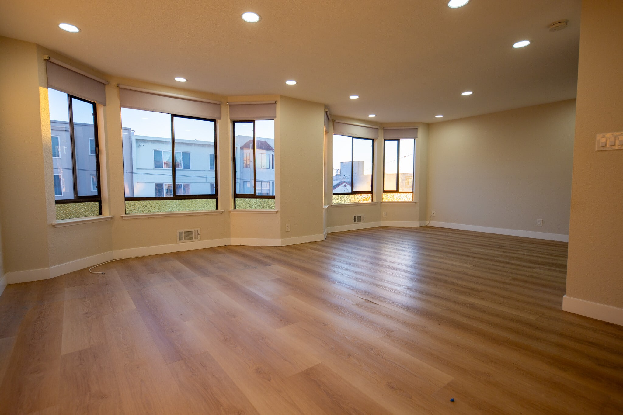 Building Photo - 3320 Judah St