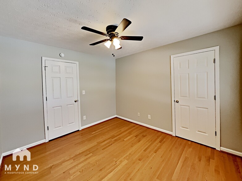 Building Photo - 307 Burton Dr