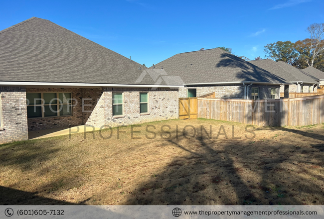 Building Photo - Stunning 4-Bedroom Home for Lease – Perfec...