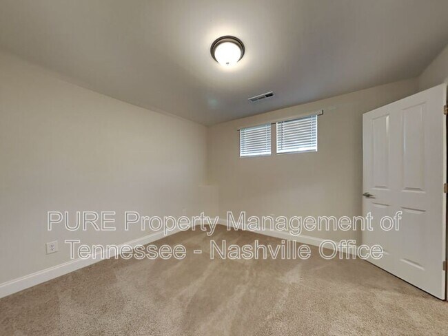 Building Photo - 1750 Park Terrace Ln