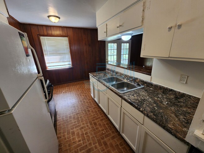 Building Photo - 29 Brookview Dr