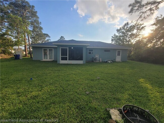 Building Photo - 3063 Morning Glory Dr