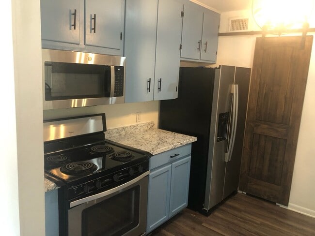 Building Photo - Cute 3 Bedroom House in Longview ISD