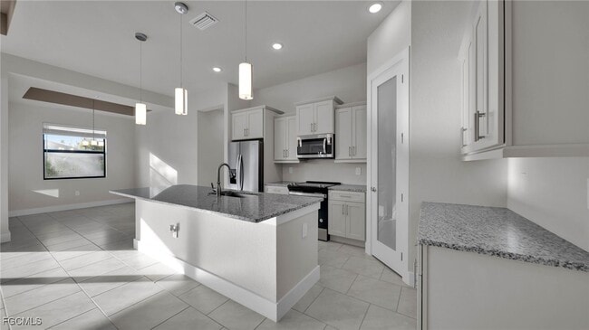 Building Photo - 1704 NW 38th Ave