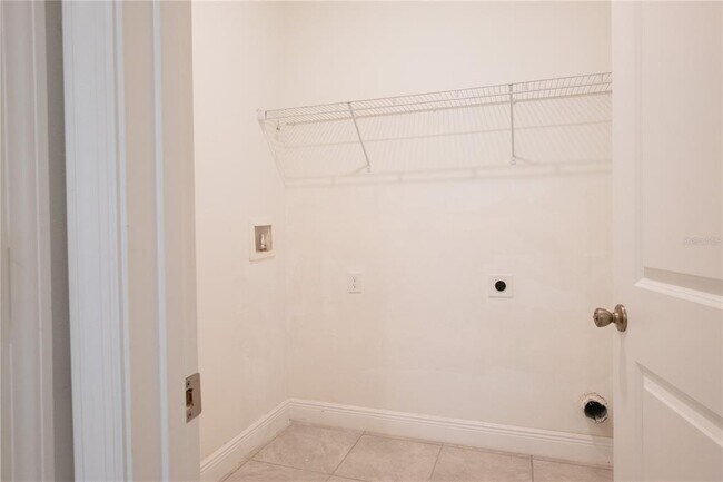 Building Photo - 422 Marion Oaks Course