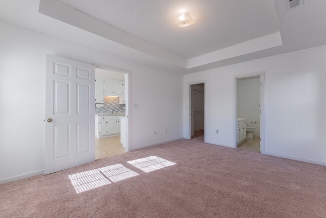 Building Photo - 290 Stone Hill Dr