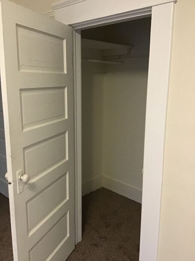 Building Photo - NW 5th