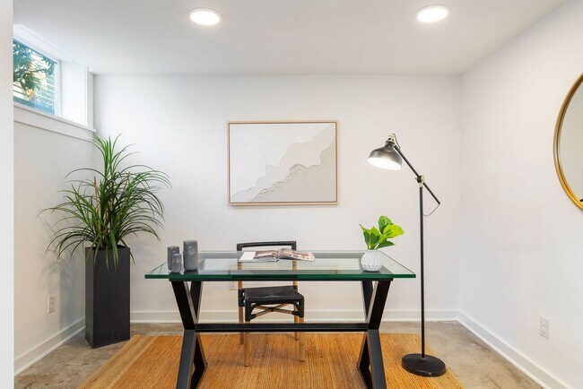 Building Photo - Remodeled Sunset Hill Home in Prime Ballar...