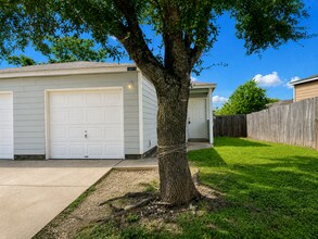 Building Photo - Kamary Lane-15418-15420