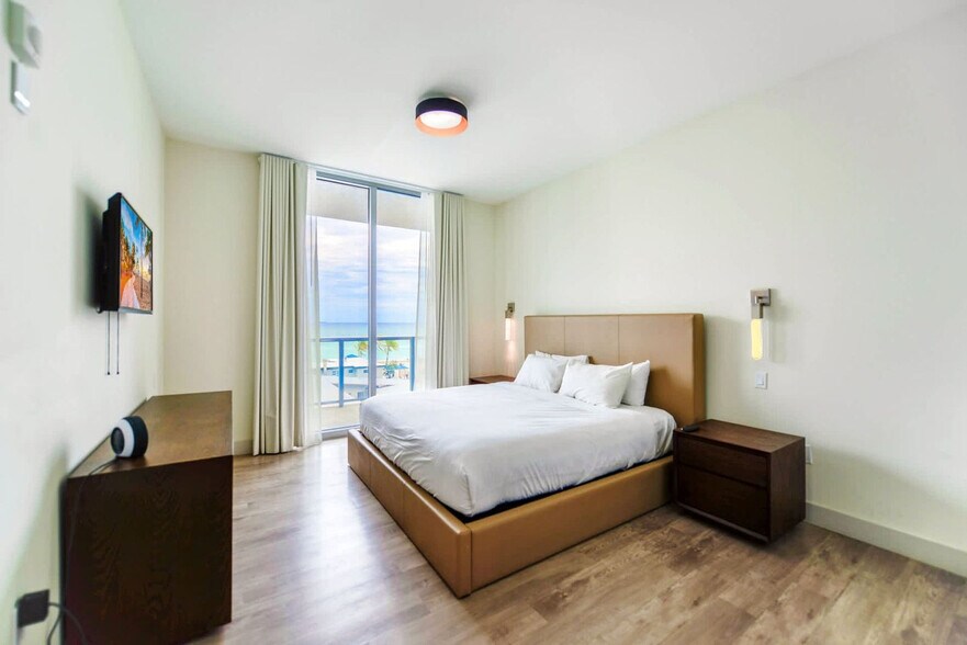 Building Photo - 777 N Ocean Dr