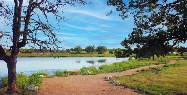 Building Photo - 337 Alicante Ln