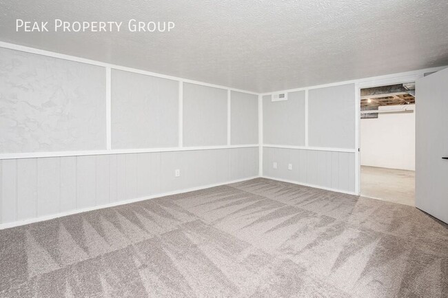 Building Photo - Available Now! Newly Renovated Townhomes L...