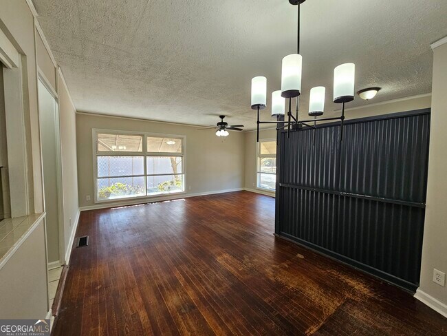 Building Photo - 2654 Plantation Dr