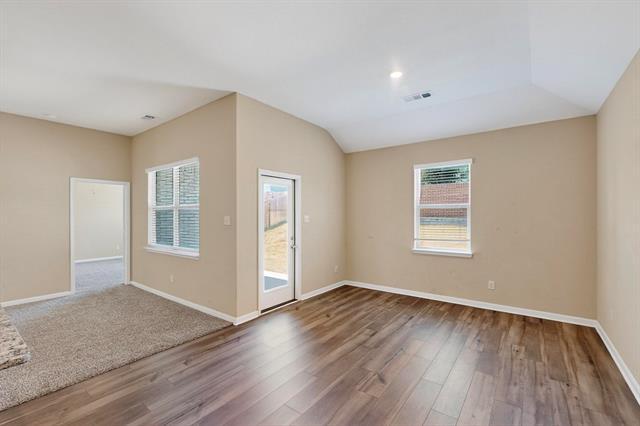 Building Photo - 1903 Dahlia Way