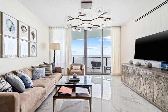 Building Photo - 15701 Collins Ave