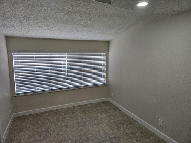 Building Photo - 4729 NW 4th Terrace