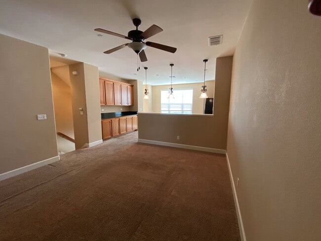 Building Photo - Beautiful Condominum Across From Great Pub...