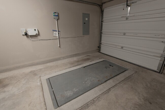 Building Photo - 2124 New Brook Dr