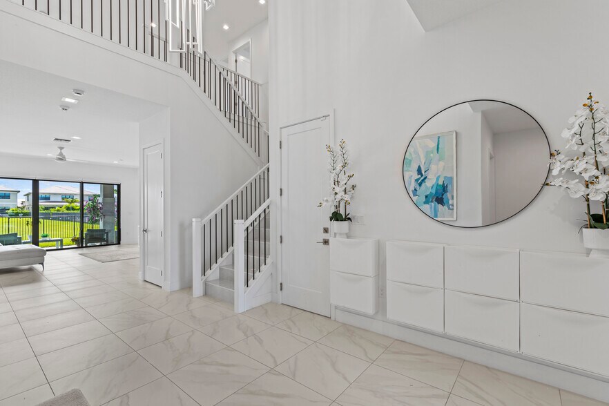 Building Photo - 12884 Wingspan Ct