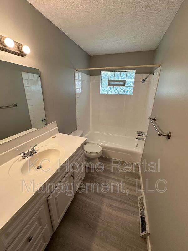 Building Photo - 1209 SW Westminister Rd