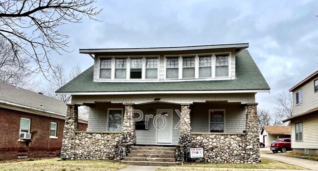 Building Photo - 110 W Lindburg St