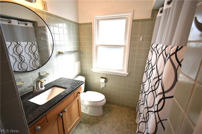 Building Photo - 2761 Forestview Ave