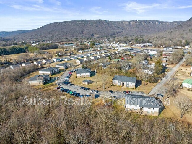 Building Photo - 207 Eveningside Dr