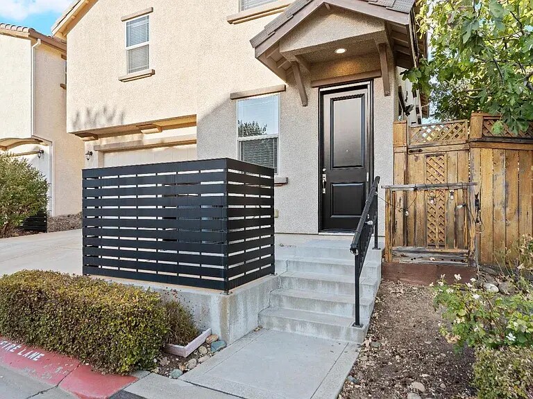 Building Photo - 663 Addison Ln