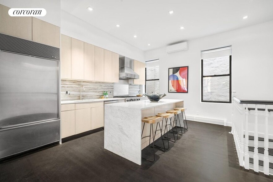 Building Photo - 105 Manhattan Ave