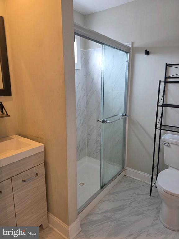 Building Photo - 5230 Breezy Point Rd